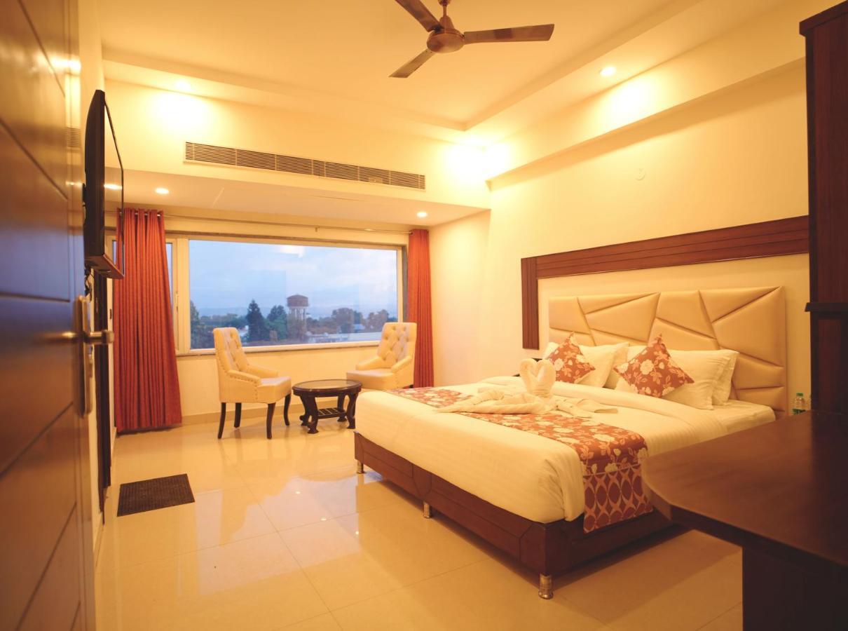 Hotel Doon'S Pride Dehradun Esterno foto