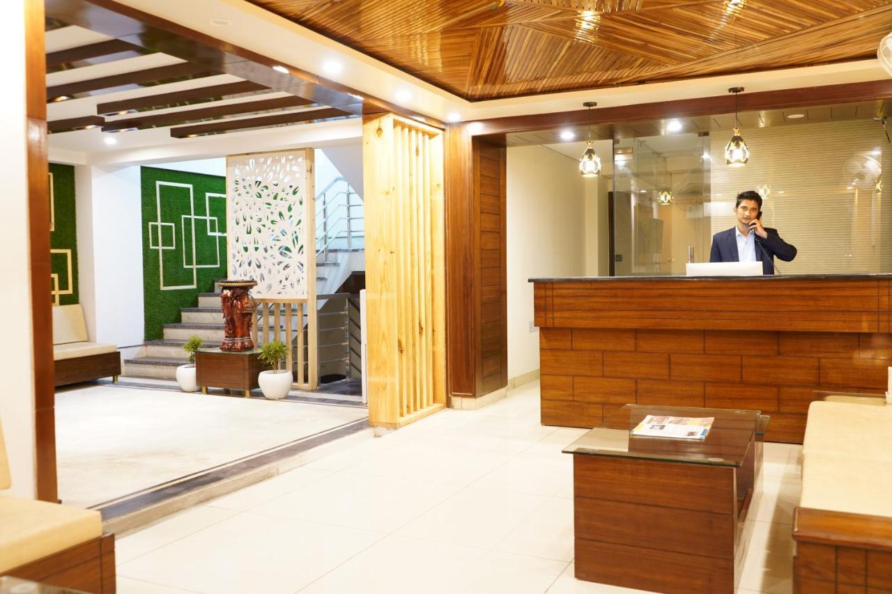 Hotel Doon'S Pride Dehradun Esterno foto