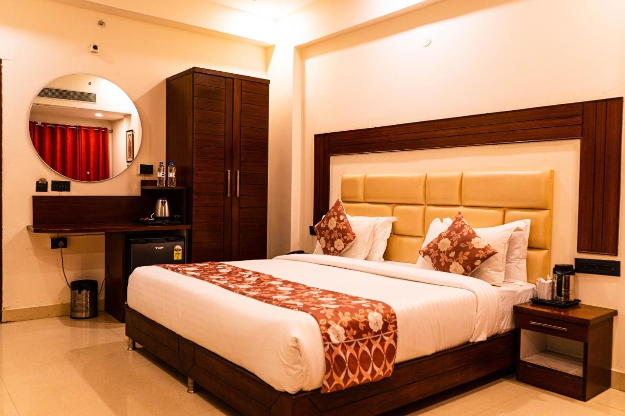 Hotel Doon'S Pride Dehradun Esterno foto